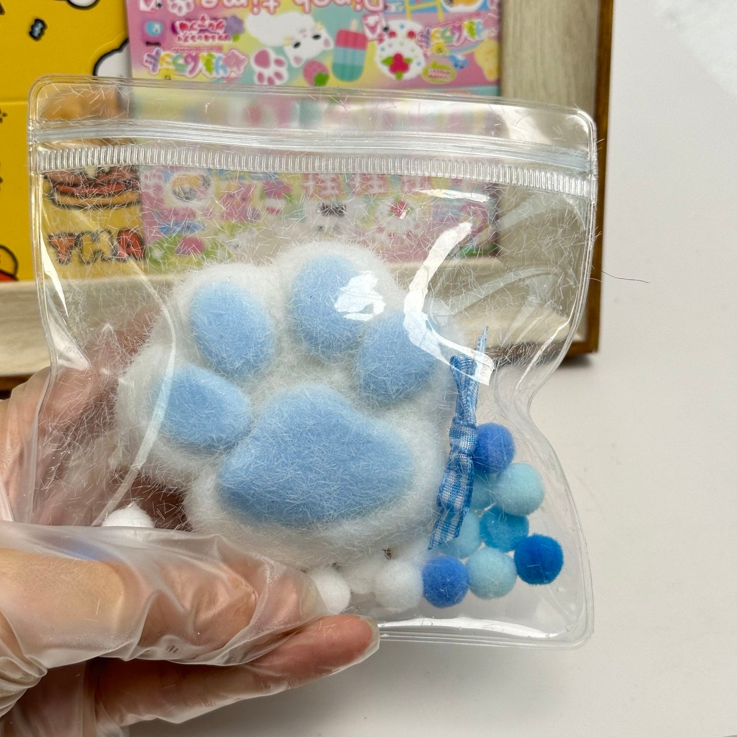 115g Handmade Silicone Cat's Paw with fur Stress Relief Squishy Toy